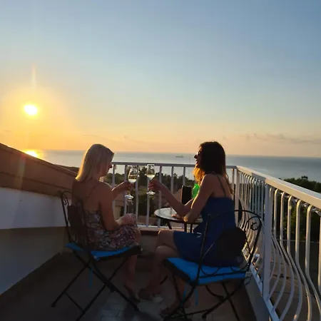 My Littl3 Paradiso Apartment